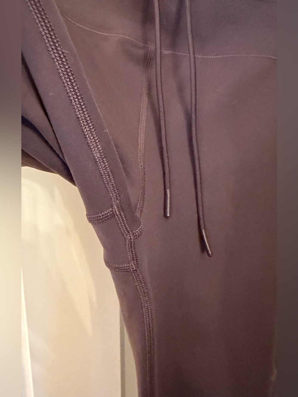 Vuori Daily Pocket Full Length Legging in Brown, Size Large - Picture 7 of 9